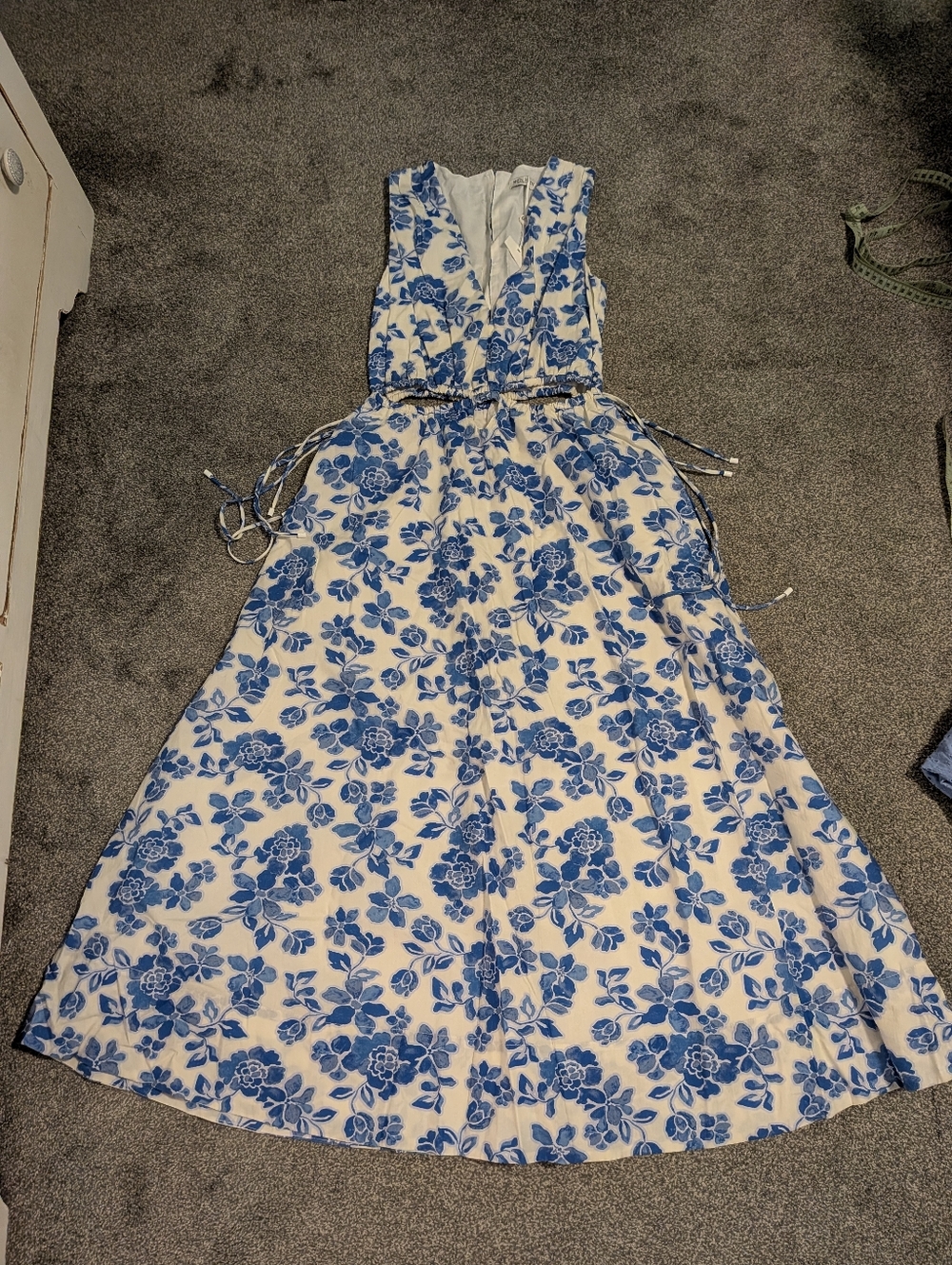 NWT Mon Renn Blue And White Floral Midi Dress Size Small